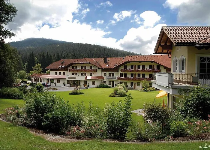 Aktiv- Und Wohlfuhlhotel Hammerhof מלון 4*